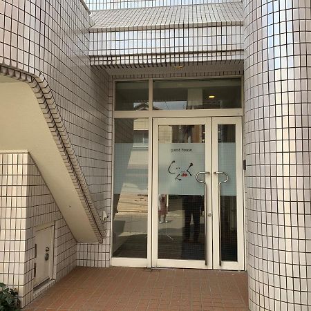 Guesthouse Zink Sado Bagian luar foto