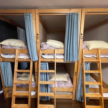 Guesthouse Zink Sado Bagian luar foto