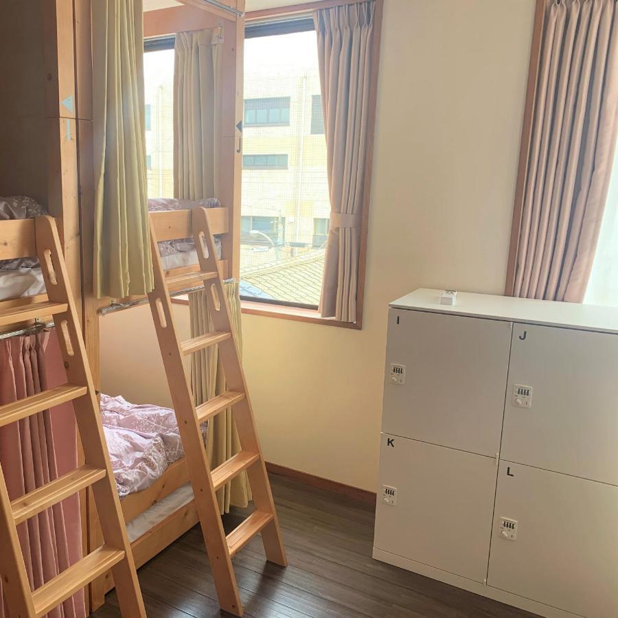 Guesthouse Zink Sado Bagian luar foto