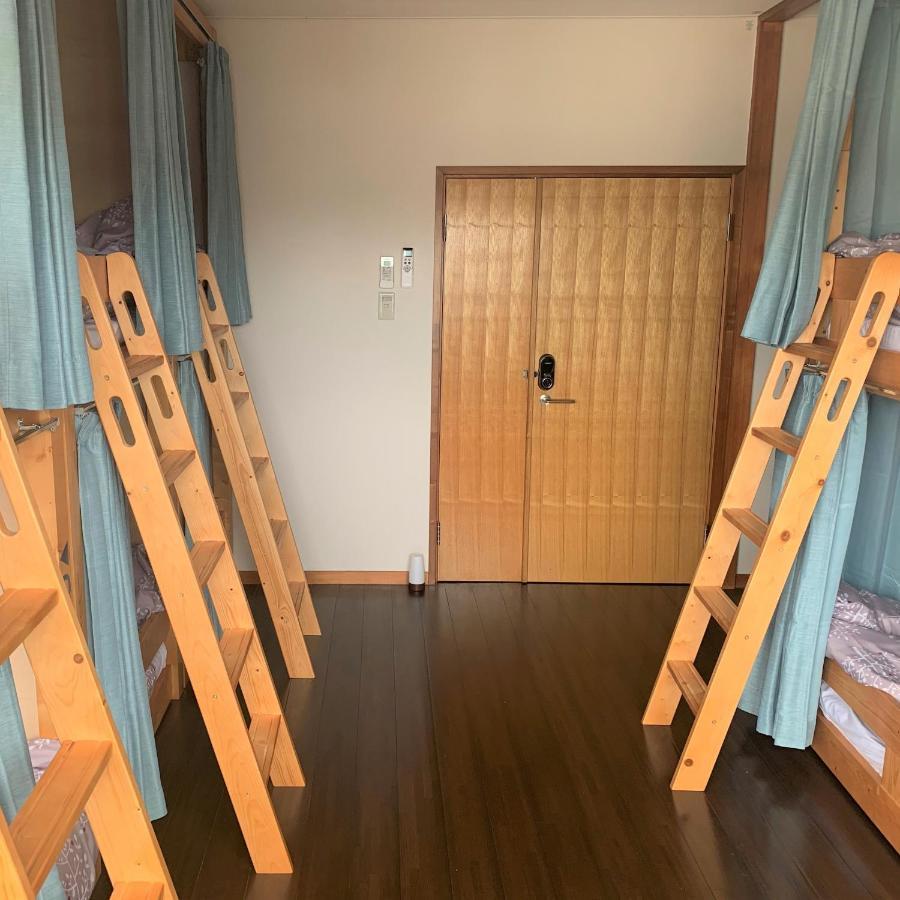 Guesthouse Zink Sado Bagian luar foto