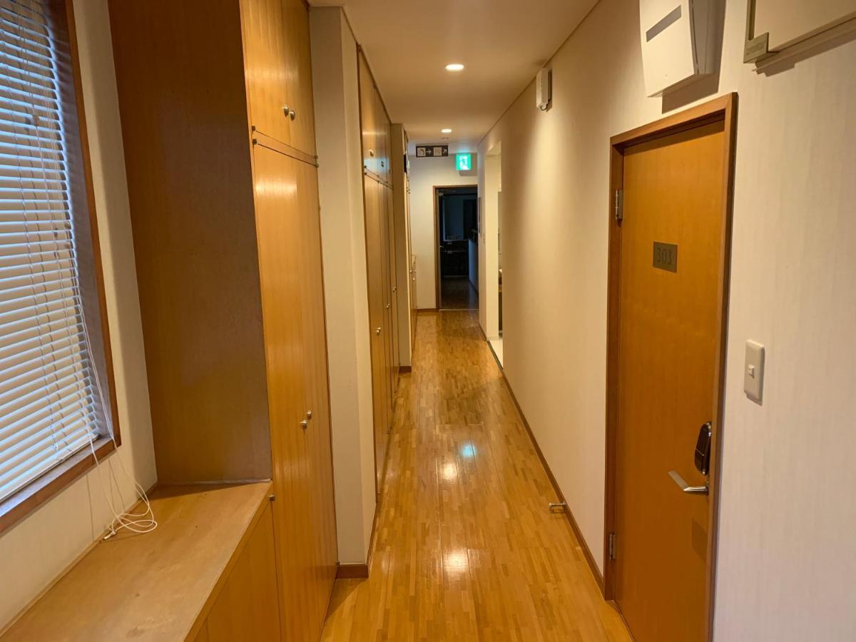 Guesthouse Zink Sado Bagian luar foto