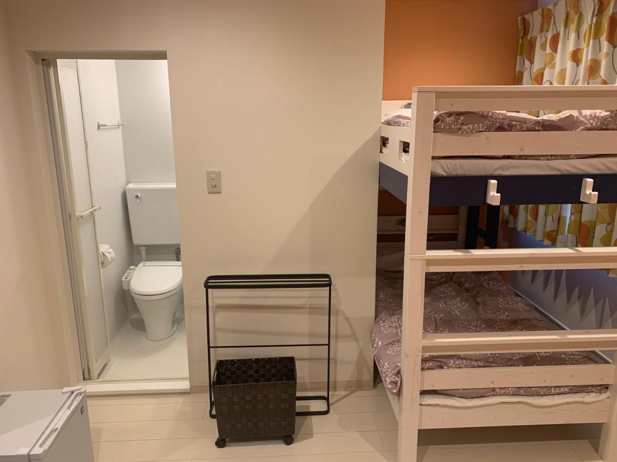 Guesthouse Zink Sado Bagian luar foto