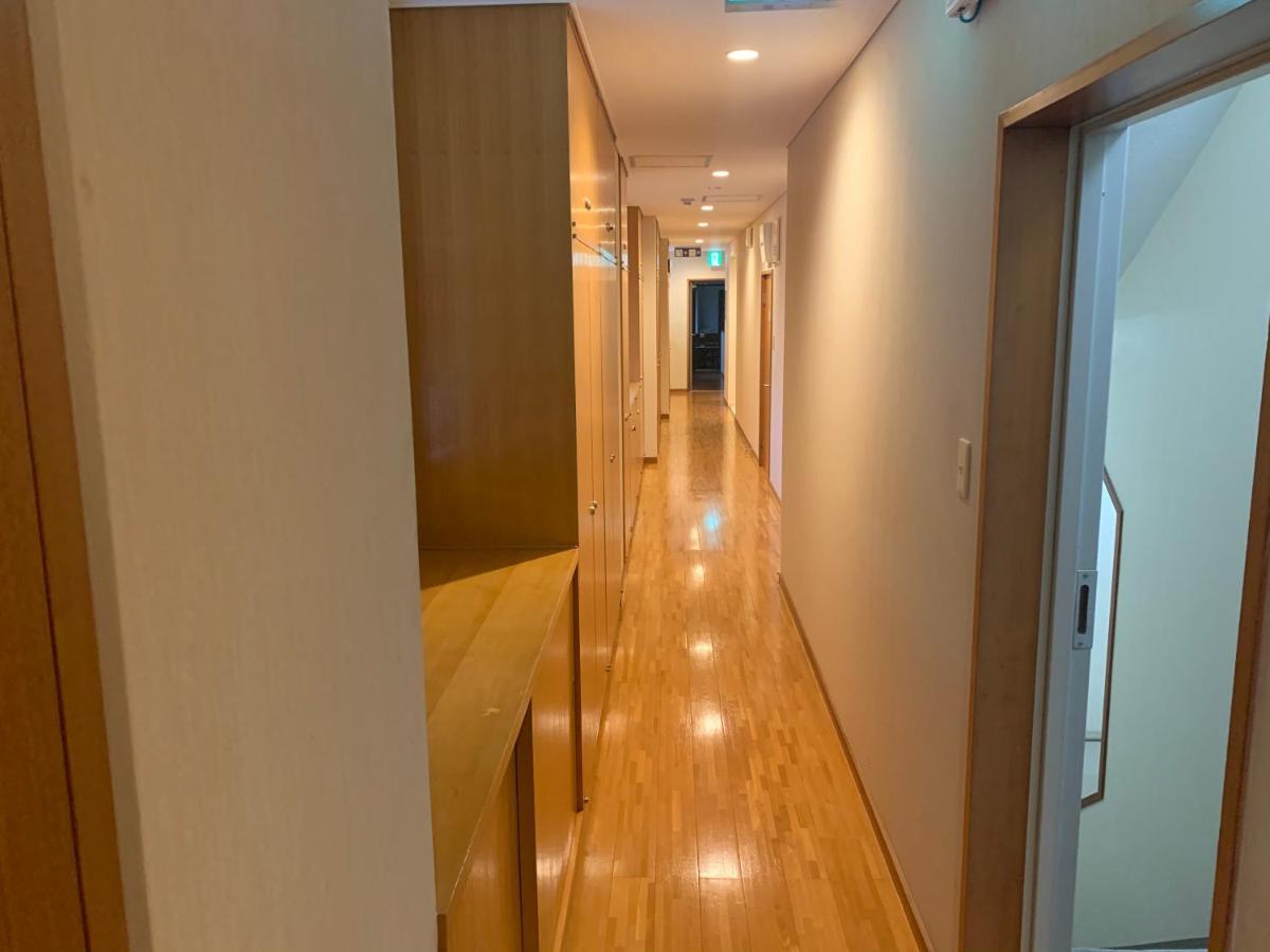 Guesthouse Zink Sado Bagian luar foto