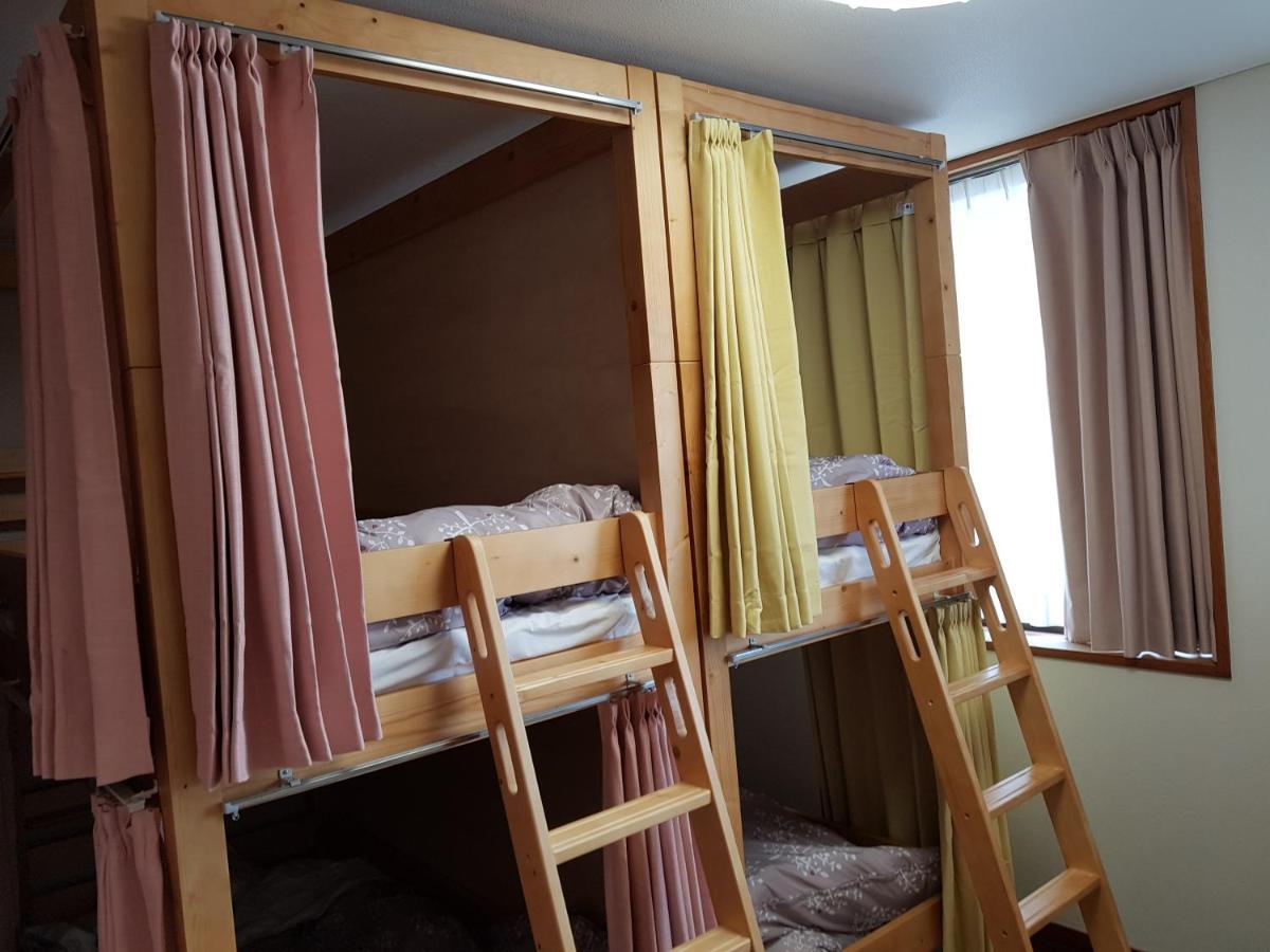 Guesthouse Zink Sado Bagian luar foto