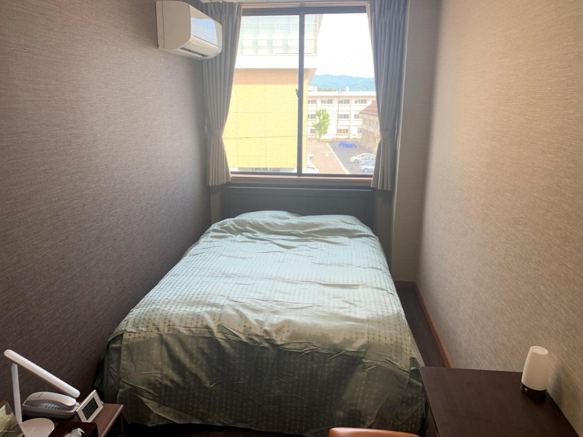 Guesthouse Zink Sado Bagian luar foto