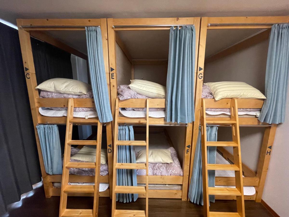 Guesthouse Zink Sado Bagian luar foto