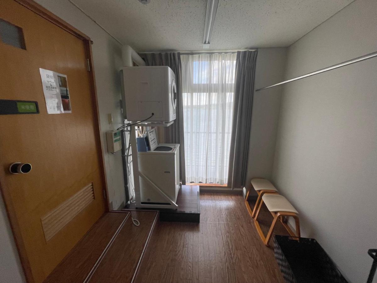 Guesthouse Zink Sado Bagian luar foto