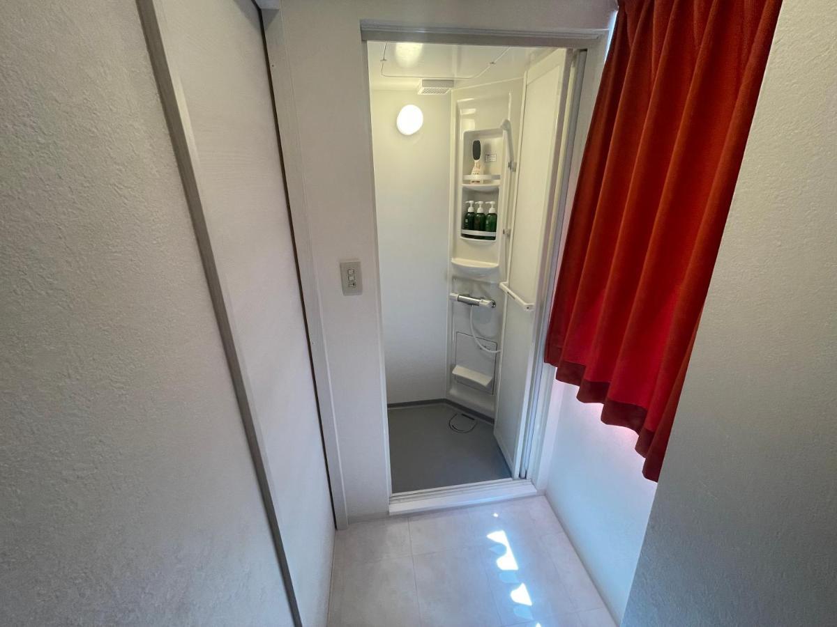 Guesthouse Zink Sado Bagian luar foto