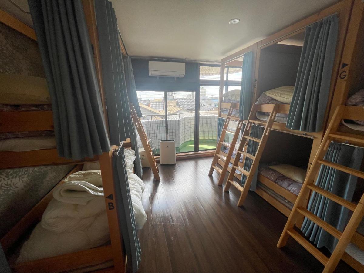 Guesthouse Zink Sado Bagian luar foto